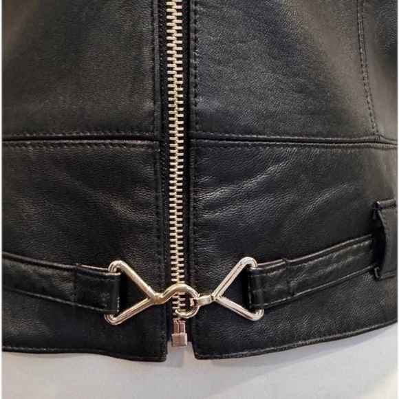 CAbi Black Leather Belted Biker Vest Sz Small - Picture 8 of 10